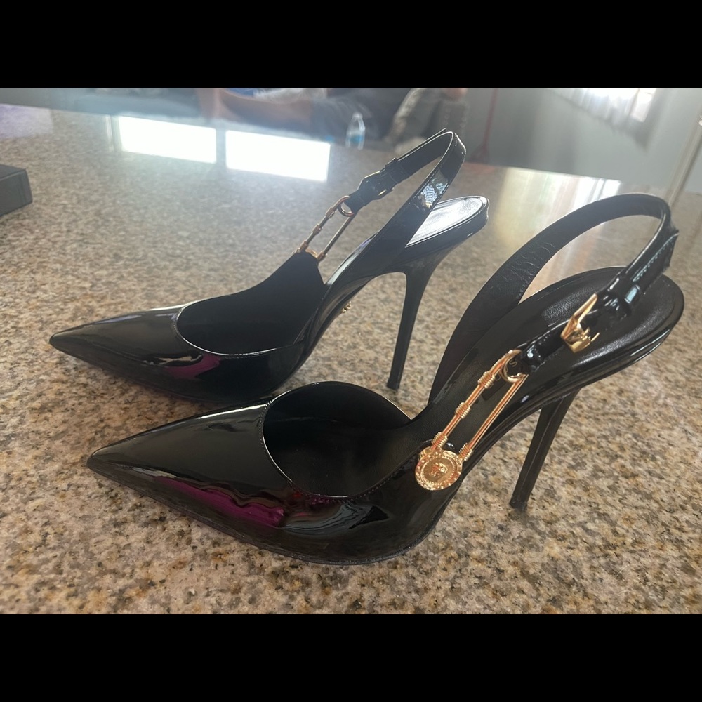 Versace black point toe heels